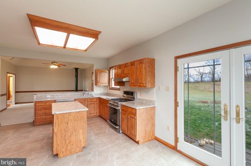 410 Wood End Ct, Charles Town WV  25414-5294 exterior