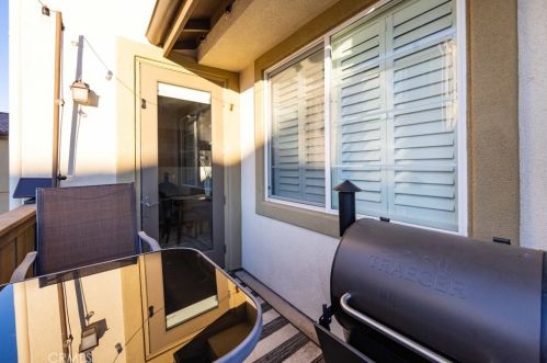 44146 Calle Ciuita, Temecula CA  92592-3992 exterior