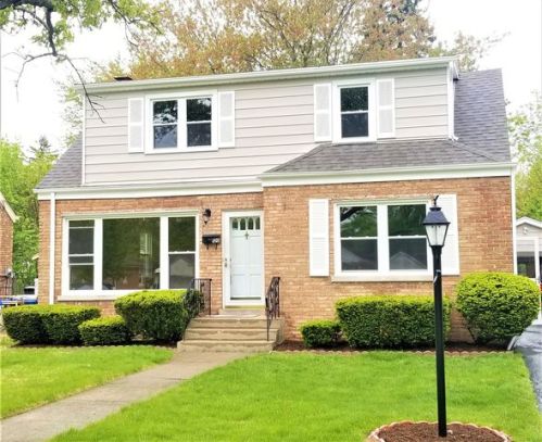 120 Maple St, Mount Prospect, IL 60056-2526