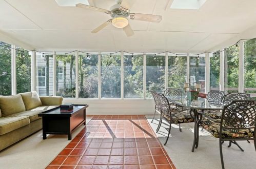 535 Bridgewater Dr, Atlanta GA  30328-2814 exterior
