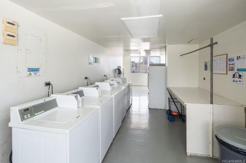 2637 Kuilei St, Honolulu HI  96826-3259 exterior