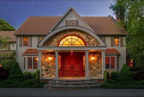 100 Westfield Dr, Warwick, RI 02818-1236