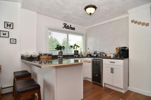 54 Ninigret Ave, Providence, RI 02907-3043