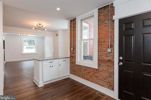 535 Strawberry St, Lancaster PA  17602-4466 exterior