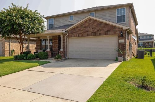 15940 Blaketree Dr, Fort Worth, TX 76177-2130