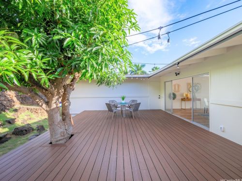 1346 Nehoa St, Honolulu HI  96822-3074 exterior