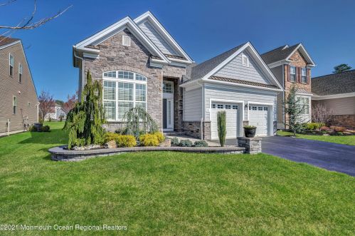 182 Arborridge Dr, Lacey, NJ 08731