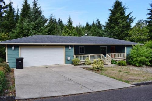 580 Ball Blvd, Waldport OR  97394-9487 exterior