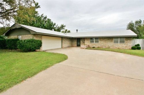 4918 Tangier Dr, Woodward, OK 73801-3723