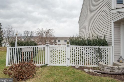 600 Fox Ridge Ln, Lebanon PA 17042-7692 exterior