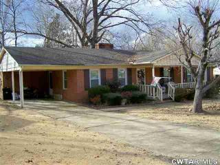 259 Westwood Dr, Lexington, TN 38351-1429