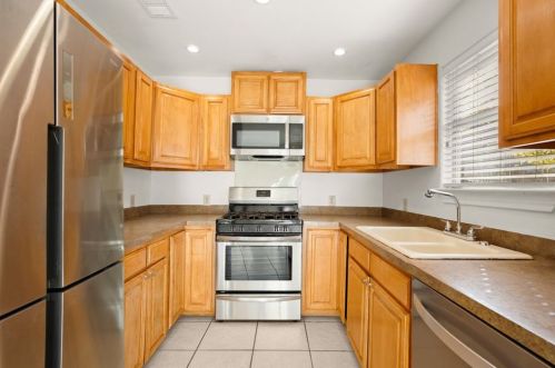 5713 Bolm Rd, Austin TX  78721-3323 exterior
