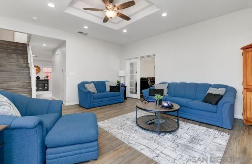 9727 Kenesaw Ct, Santee, CA 92071-2801