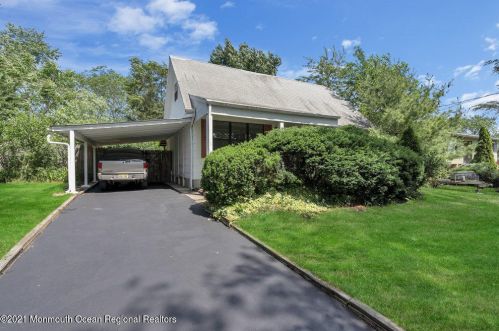 6 Vermont Ave, Jackson Twp, NJ 08527-1522