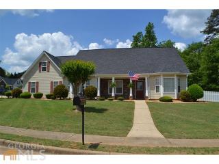 160 Berkshire Dr, Porterdale, GA 30016-8056