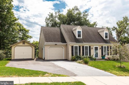 1740 Southport Dr, Lancaster, PA 17603-9350