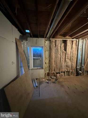 129 63rd St, Philadelphia PA 19142-2303 exterior