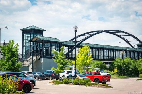 10111 Inverness Main St, Englewood CO  80112-5722 exterior