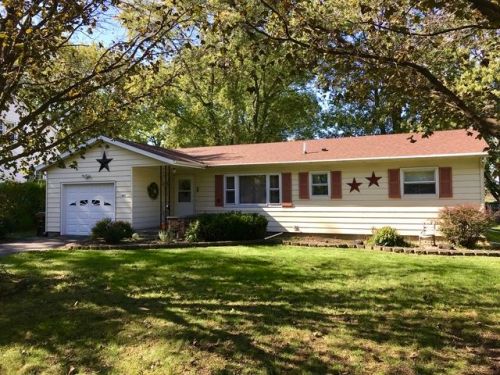 303 3rd St, Danforth, IL 60930-9053