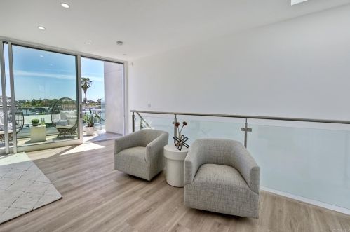 2642 State St, Carlsbad, CA 92008-1626