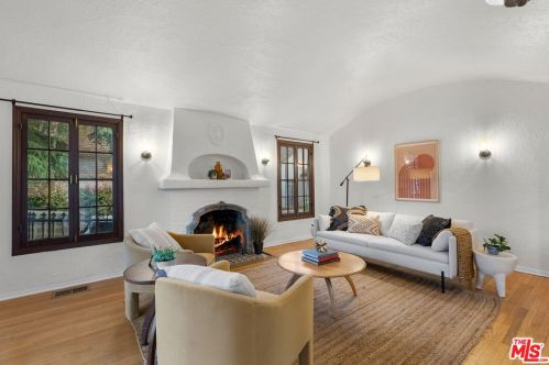 1125 Cedar St, Glendale CA  91207-1728 exterior