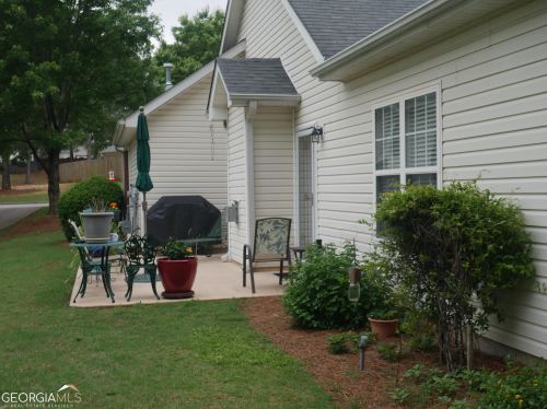 11 Stony Oak Dr, Newnan, GA 30263-3153