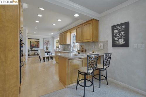 23 Kirkwood Ct, Concord CA  94521-1427 exterior