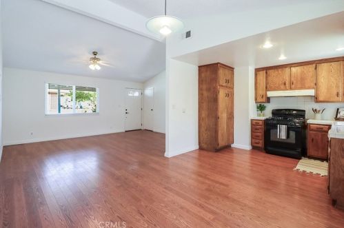 2491 Royal Ave, Simi Valley CA 93065-4765 exterior