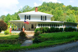 3448 Phillips Branch Rd, Vilas, NC 28692-9441