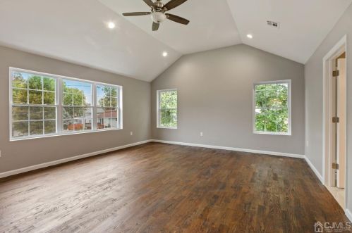 54 Howard Ave, Edison NJ  08837-3432 exterior