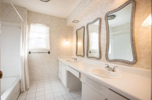 6208 Bellhurst Ct, Fort Worth TX  exterior