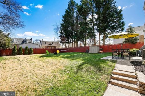 10159 Sutherland Rd, Silver Spring MD 20901-2236 exterior