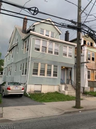 773 Grove St, Irvington, NJ 07111-3708
