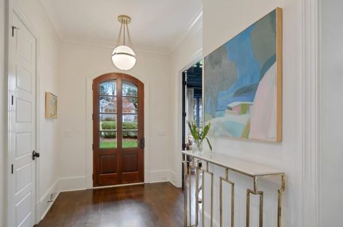 2672 Ellwood Dr, Atlanta GA  30305-3866 exterior