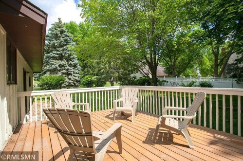 1486 Briarknoll Dr, Saint Paul MN  55112-1975 exterior