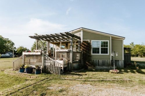 2758 County Road 4106, Greenville, TX 75401-1009