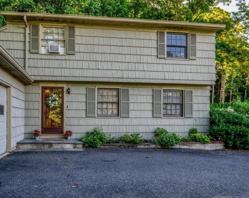 38 Mountain Rd, Woodbury, CT 06798-3420