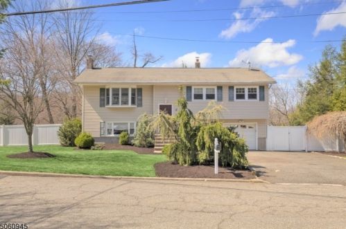 18 Siek Rd, Kinnelon, NJ 07405-2023