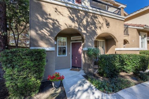 1804 Crescent Oak, Irvine CA  92618-4027 exterior