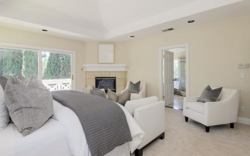 11555 Arroyo Oaks Dr, Los Altos CA 94024-6527 exterior