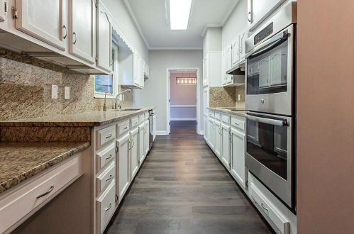 810 Mabry Rd, Atlanta GA  30328-2662 exterior