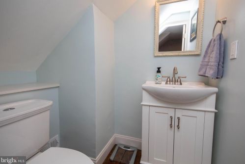 401 Iseminger St, Philadelphia PA  19147-1113 exterior