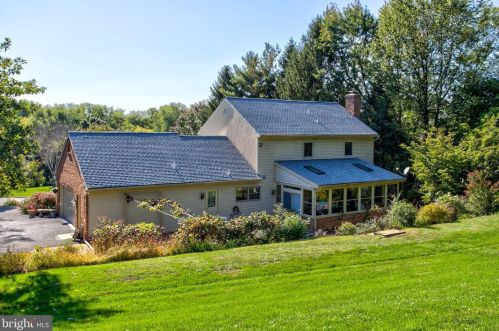 150 Bentley Ln, Lancaster PA  17603-6223 exterior