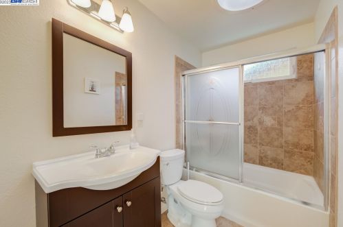 1416 Sunshine Dr, Concord CA  94520-4069 exterior