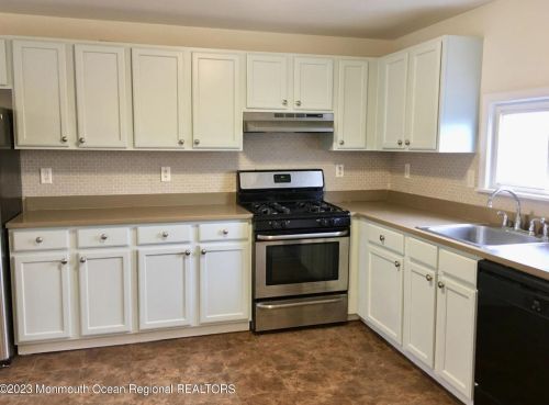 200 7th Ave, Tinton Falls, NJ 07712-5218