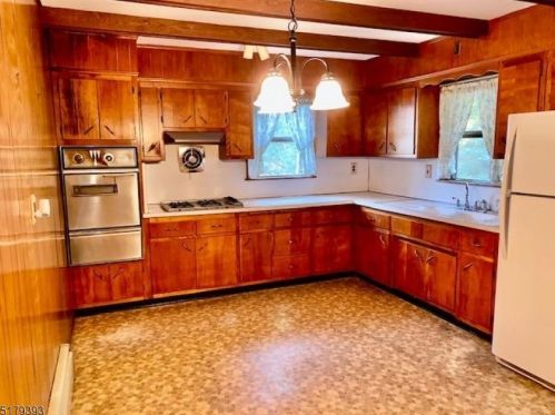 15 Siek Rd, Kinnelon, NJ 07405-2006