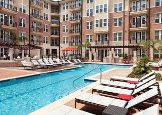 510 Richmond Ave, Houston TX  77006-5508 exterior