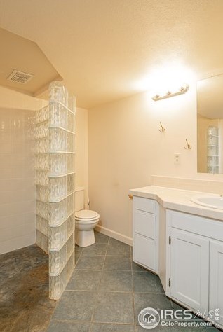 1214 Belle Dr, Loveland CO 80537-3704 exterior