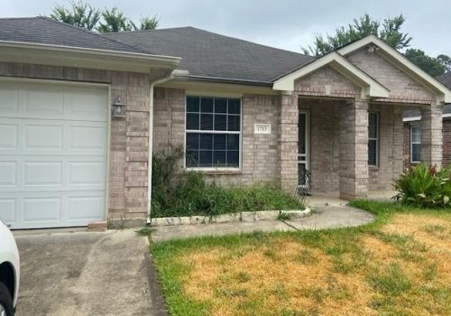 1713 Longview St, Conroe TX  77301-4078 exterior