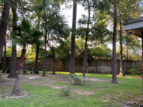 35 Teakwood Pl, Conroe TX  77384-5058 exterior